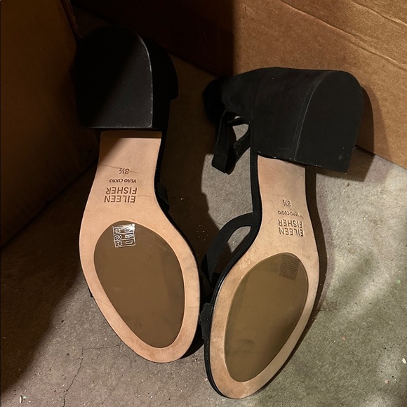 NEW! Eileen Fisher Black Noni Sandal - Size 8.5 👠